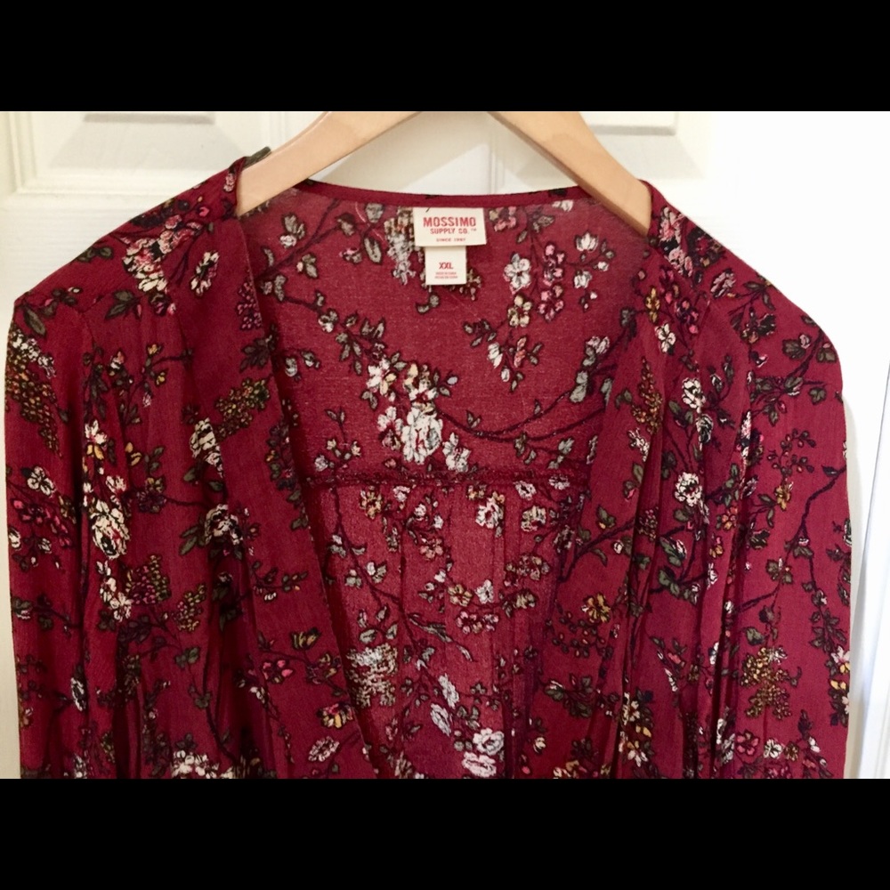 🌎SOLD🌎Deep Red Floral Print Blouse - Picture 4 of 6